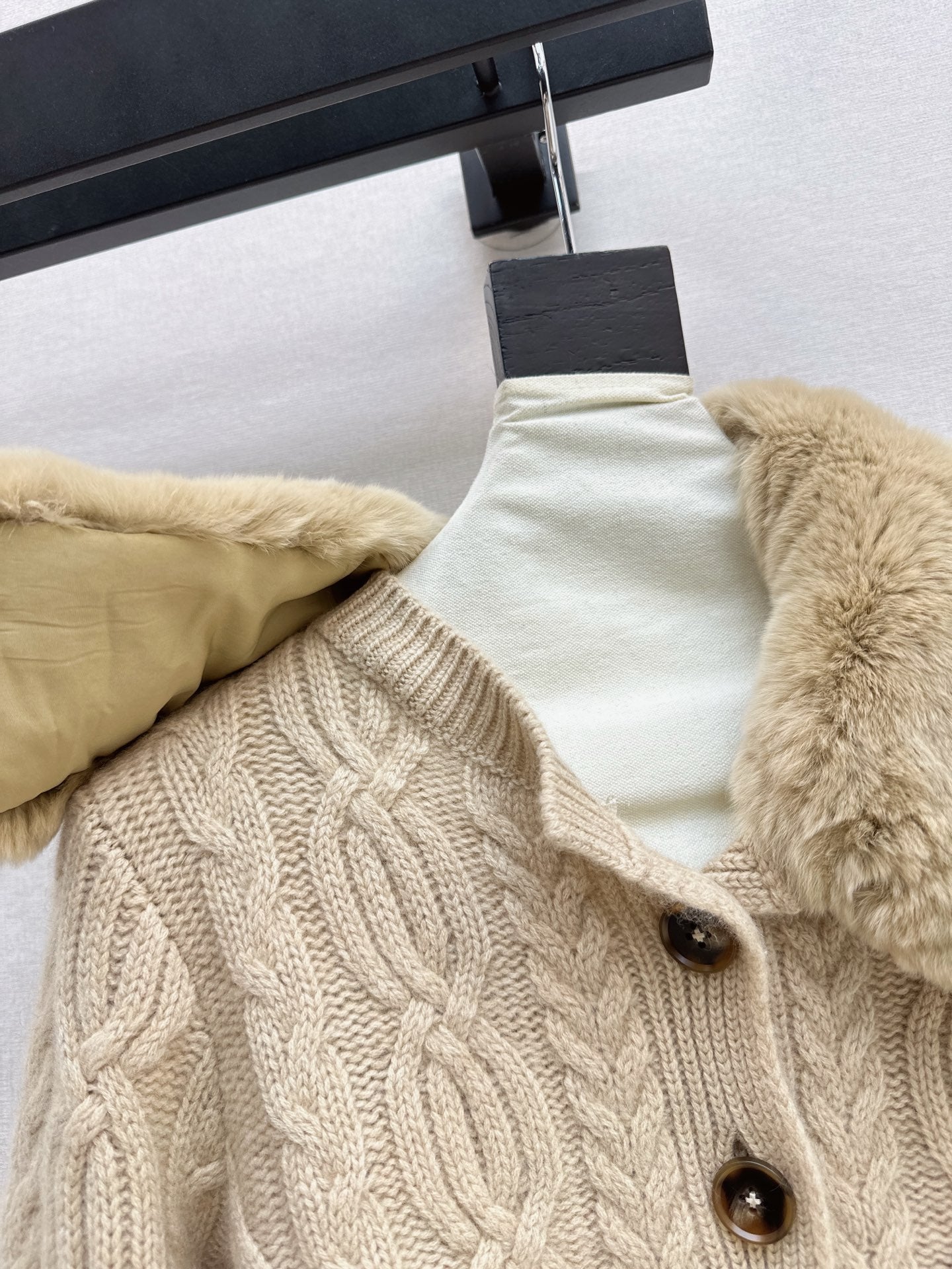 Loro NEW Knitted cashmere cardigan