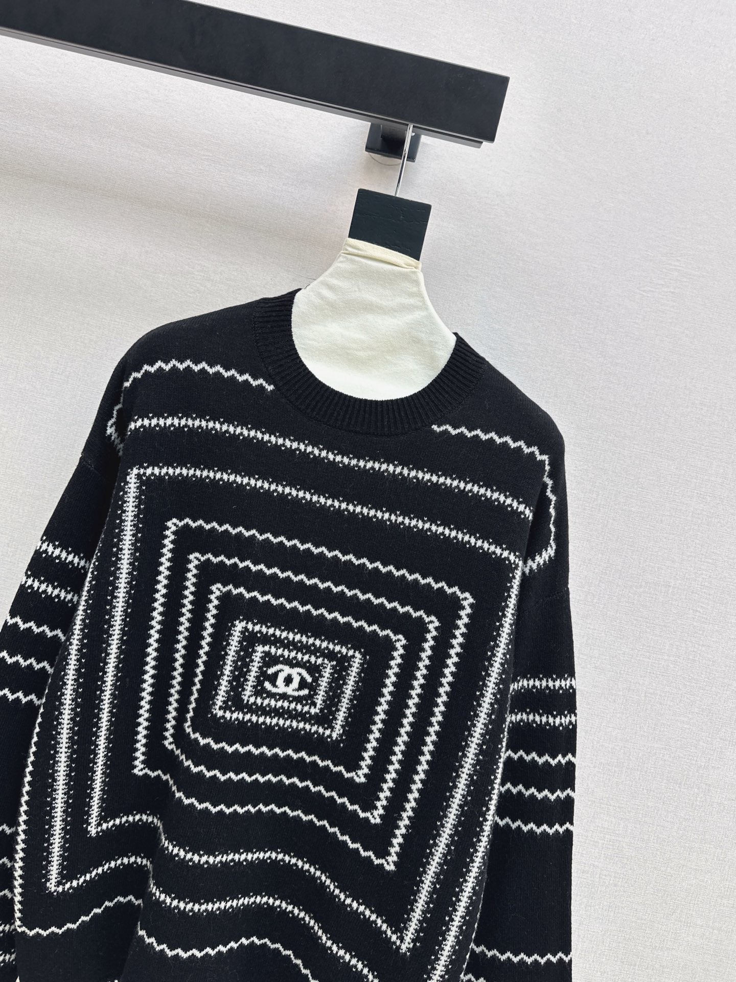 Chan NEW Jacquard sweater