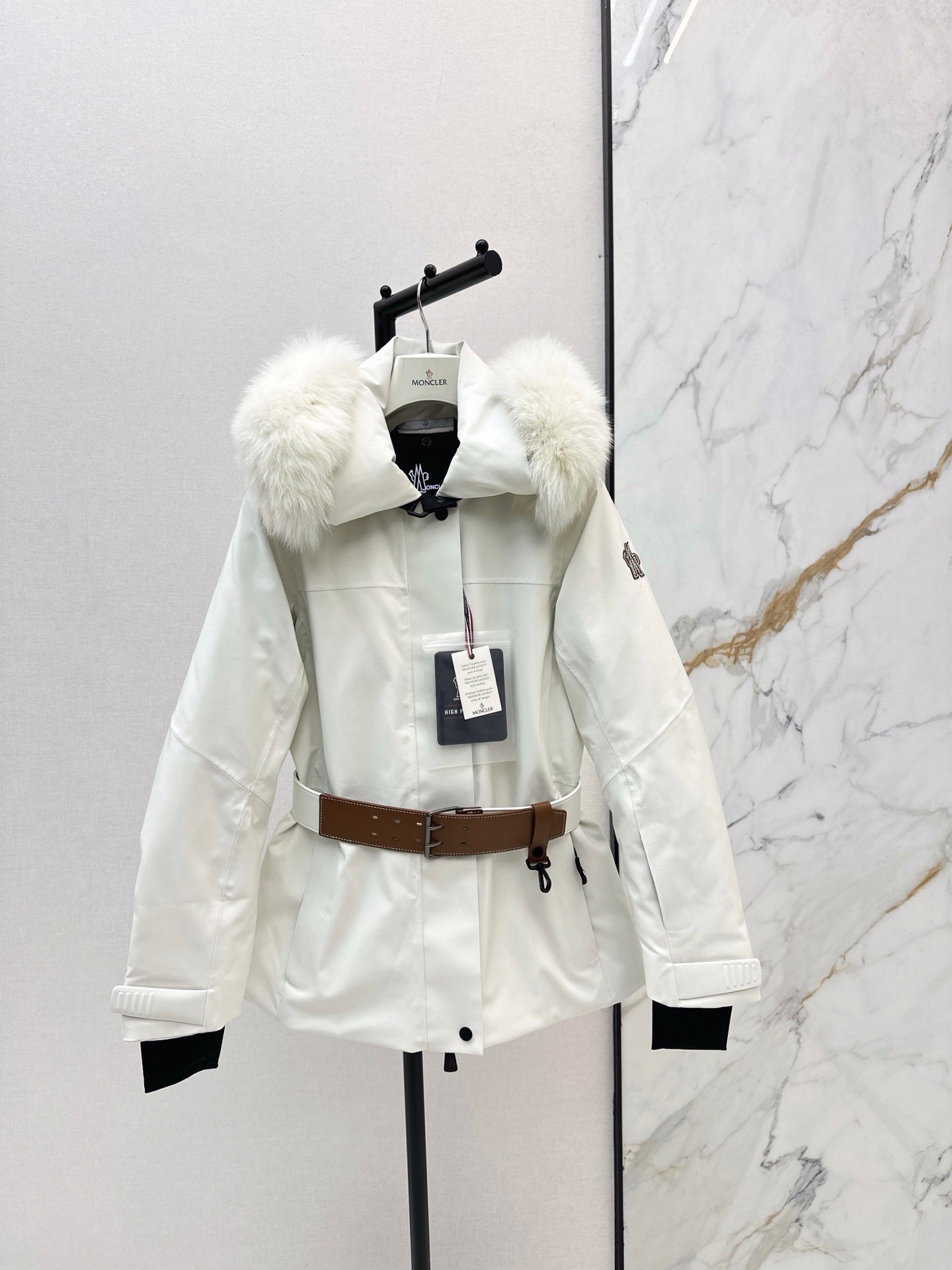 Monc NEW  belted ski down jacket