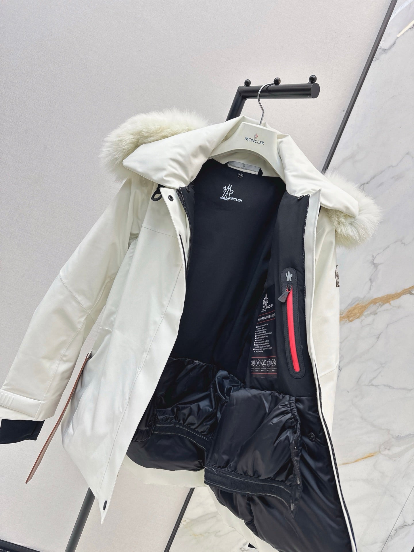 Monc NEW  belted ski down jacket