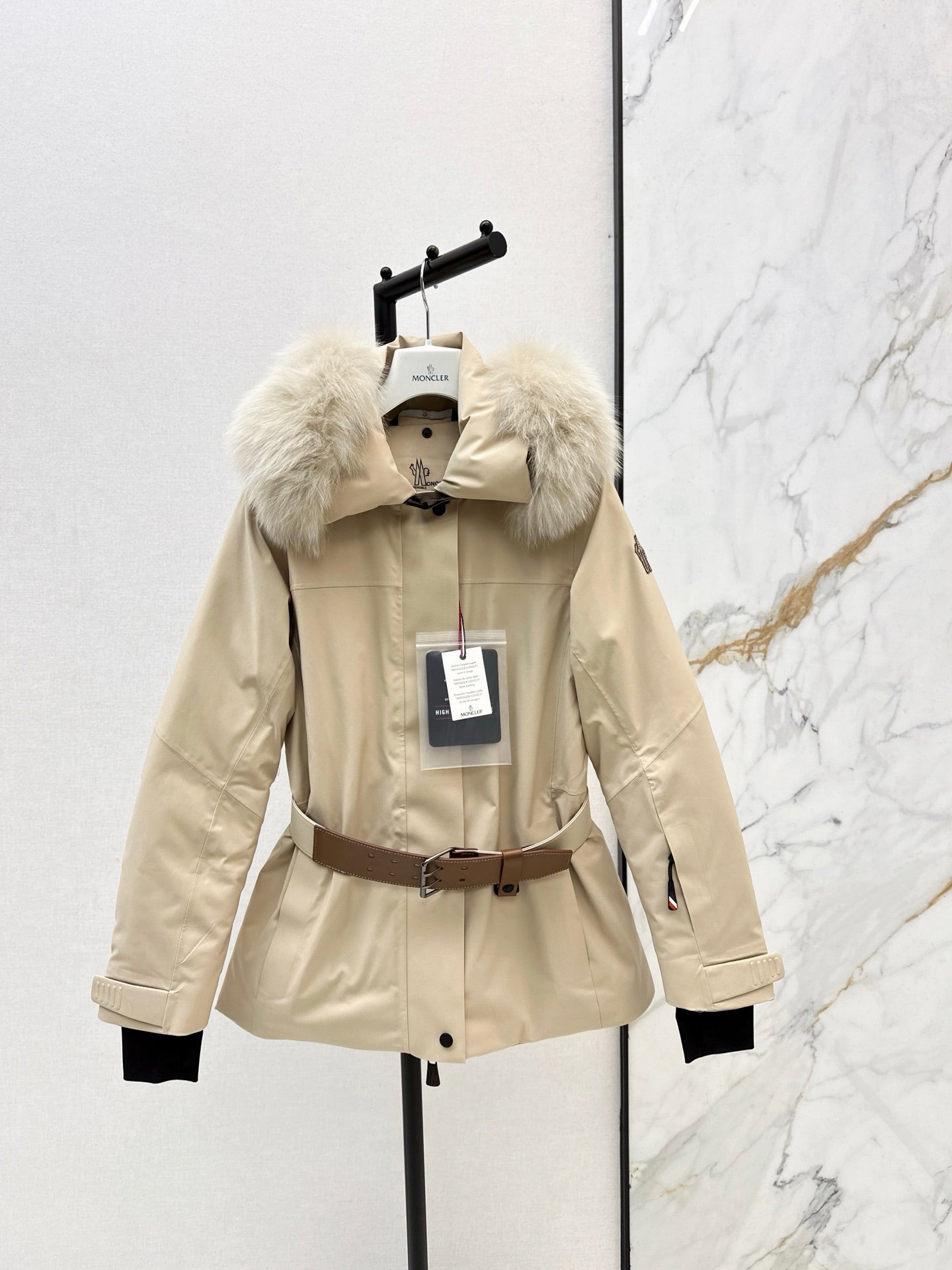 Monc NEW  belted ski down jacket