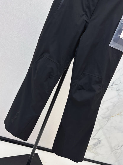 Monc NEW ski pants