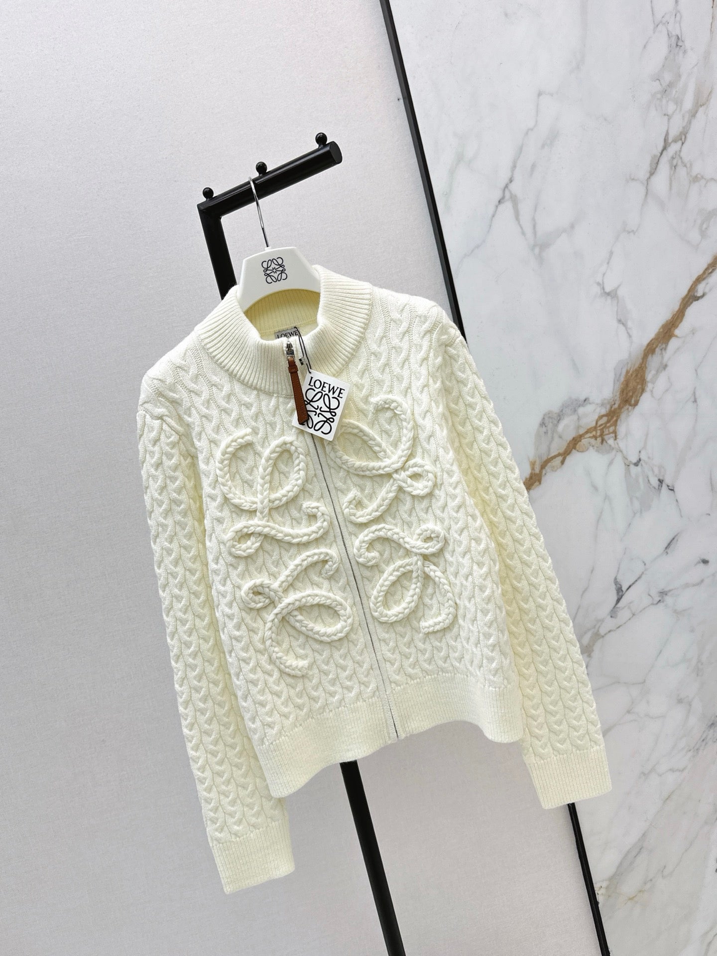 Loe NEW Knitted jacket