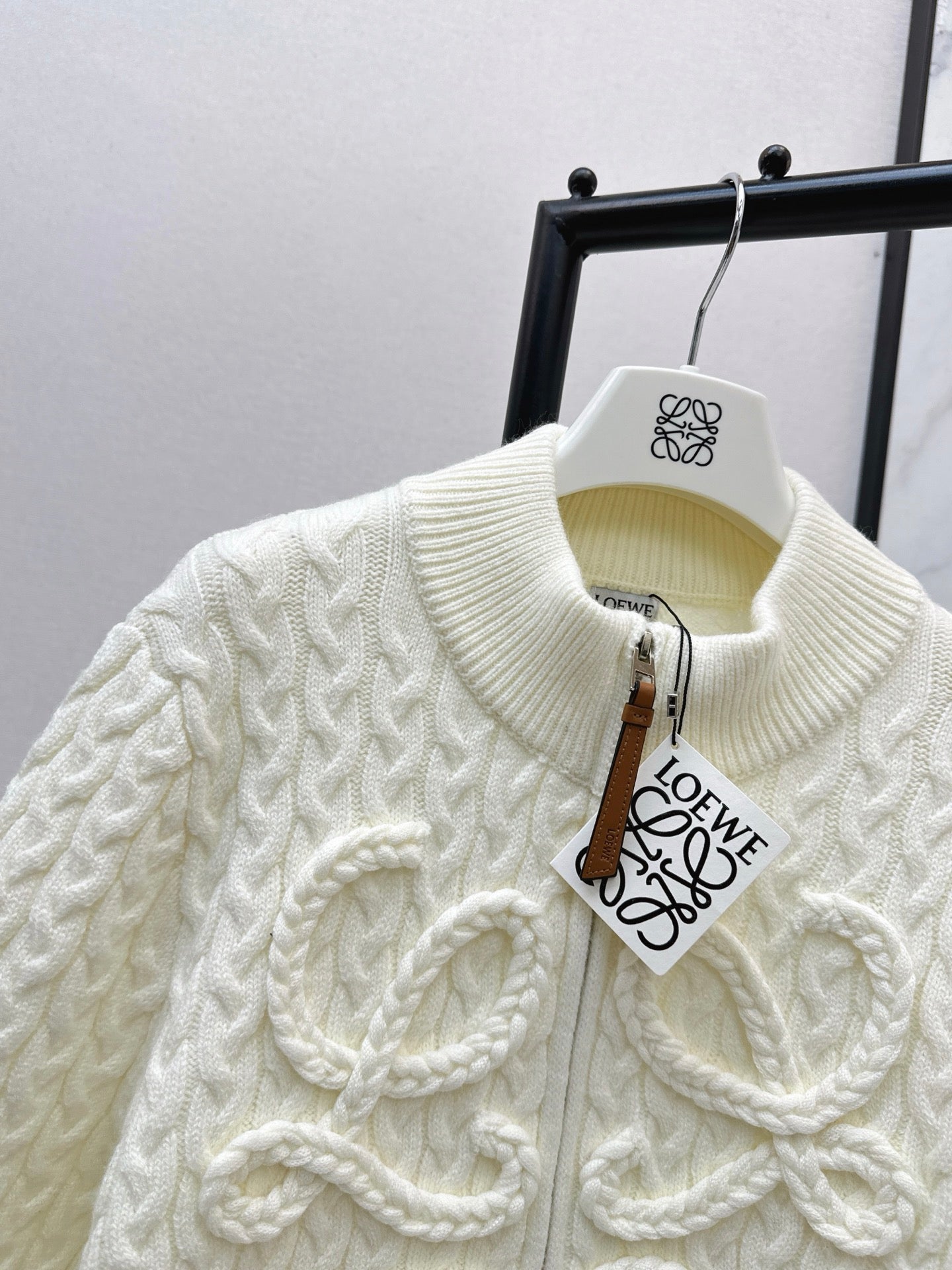 Loe NEW Knitted jacket