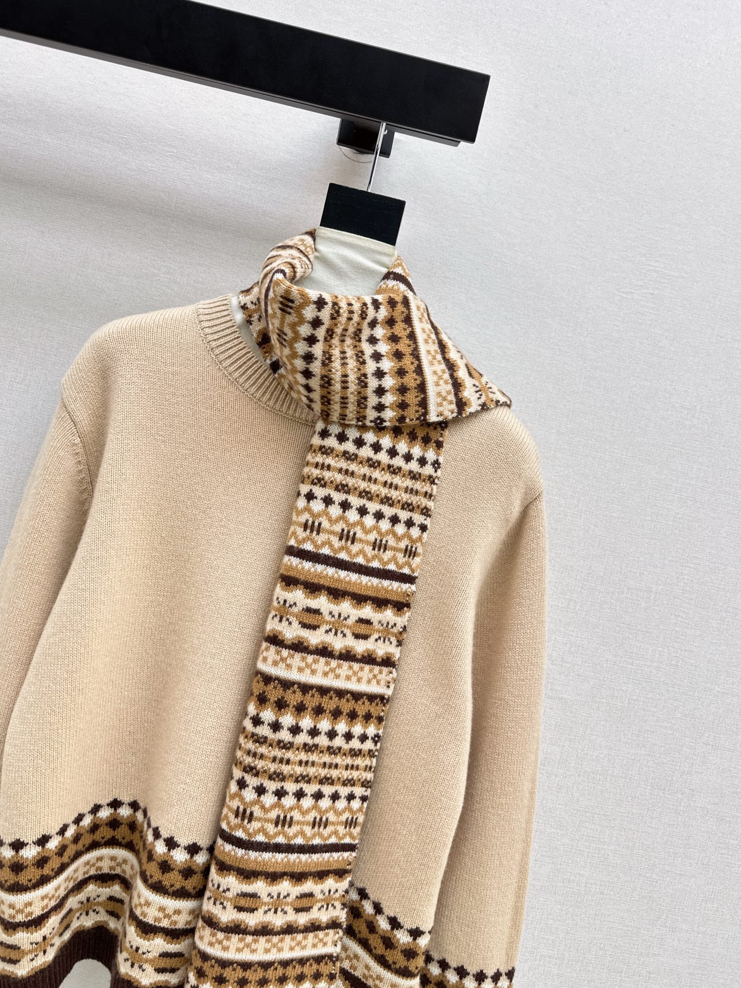 Loro NEW wool sweater + scarf