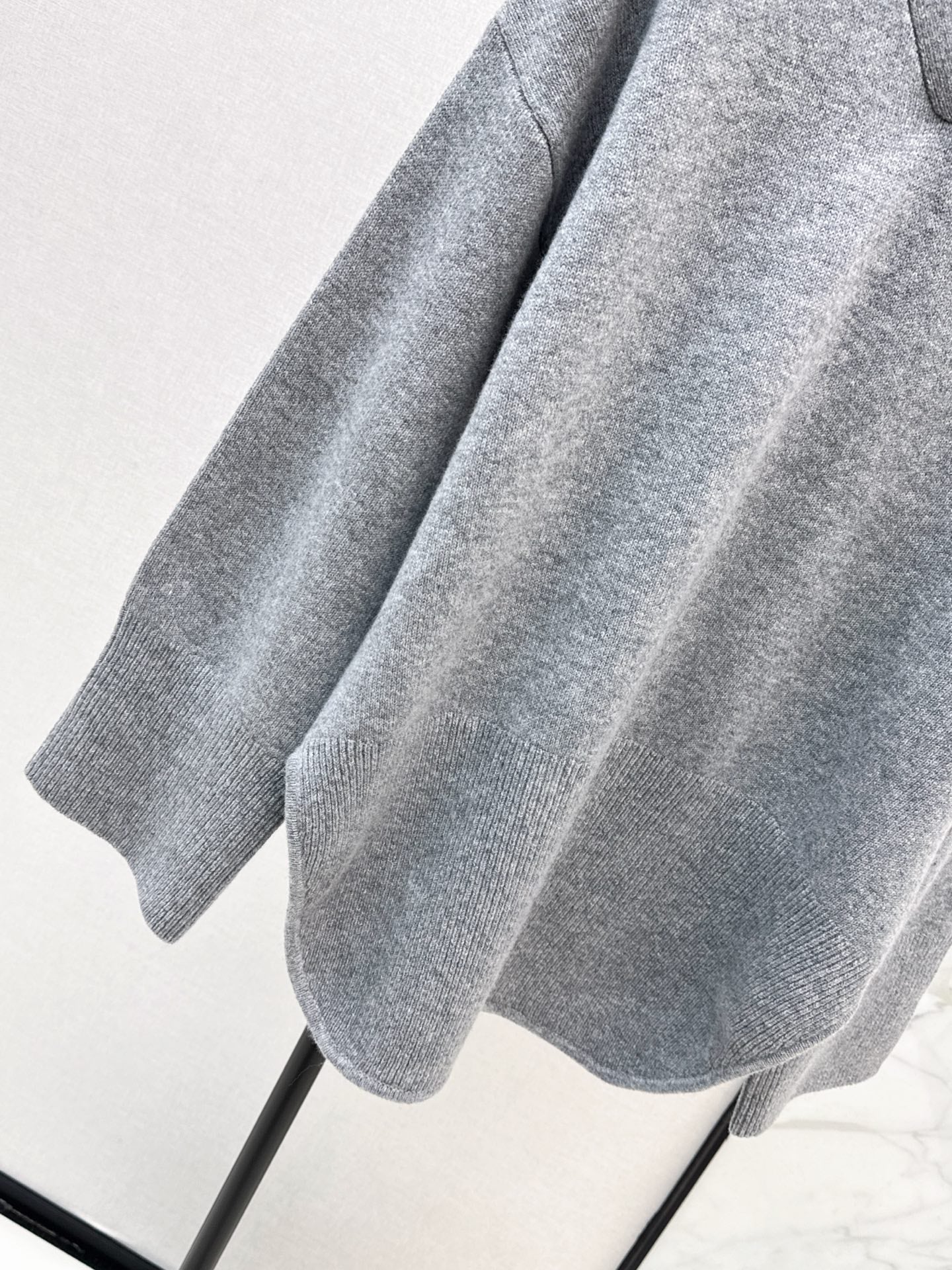 Loe NEW Cashmere sweater