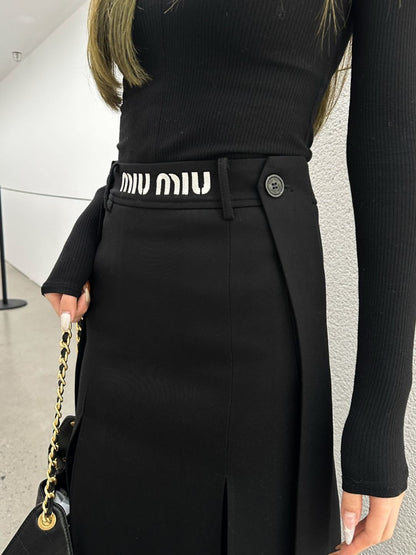 Miu NEW pleated skirt
