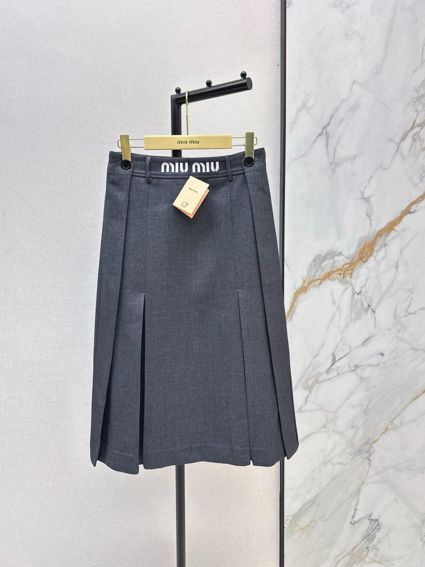 Miu NEW pleated skirt