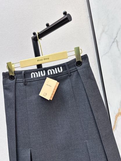Miu NEW pleated skirt