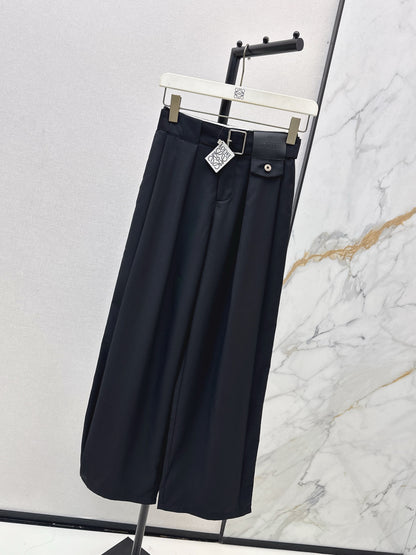 Loe NEW Pleated leather label trousers