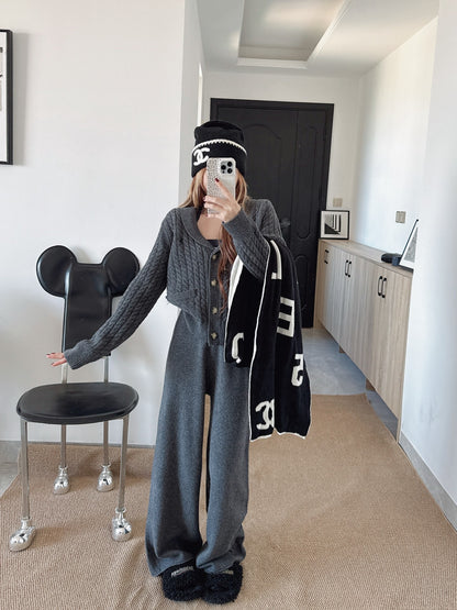 Ral NEW Knitted suit