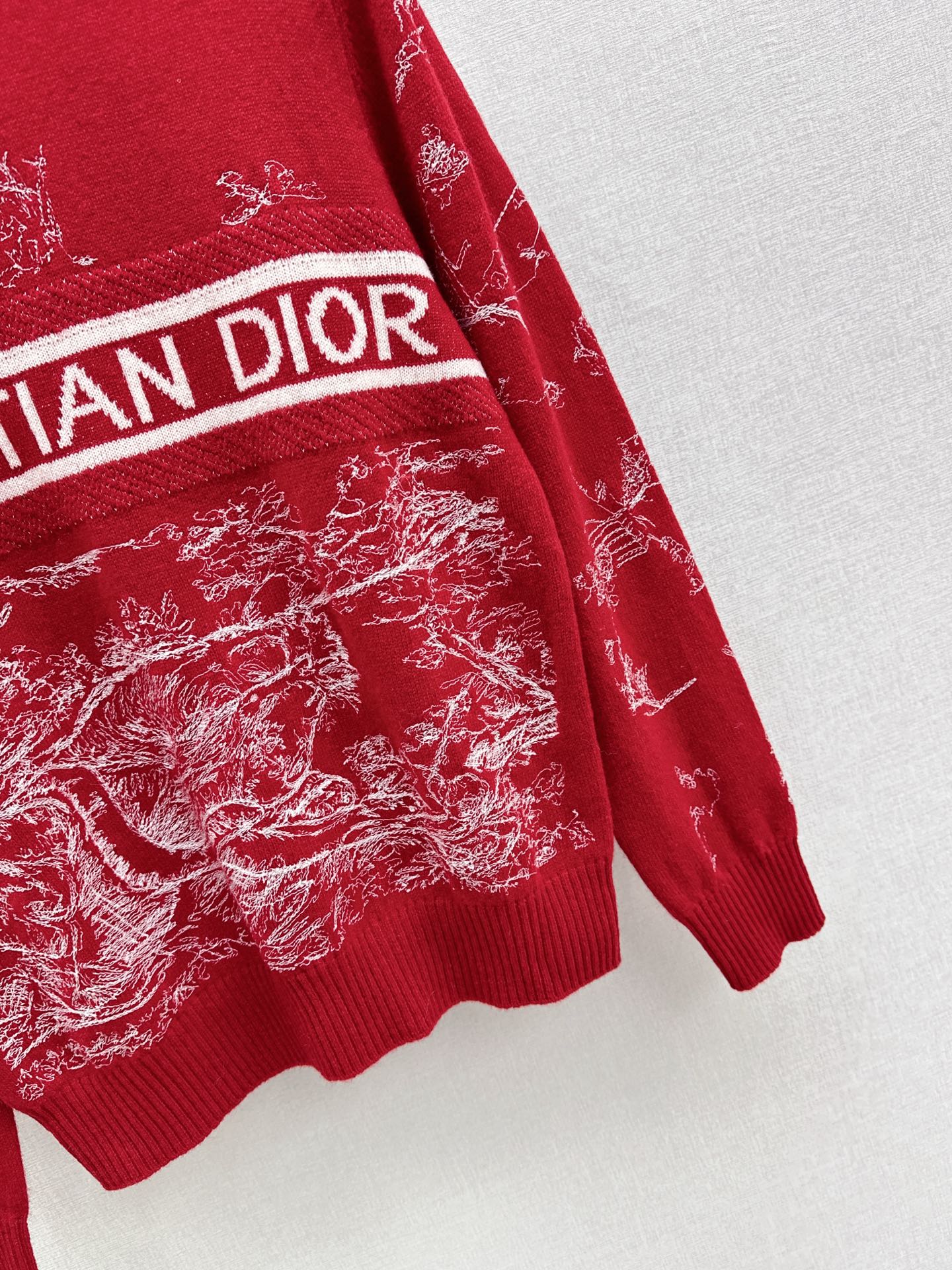 CD NEW embroidered sweater