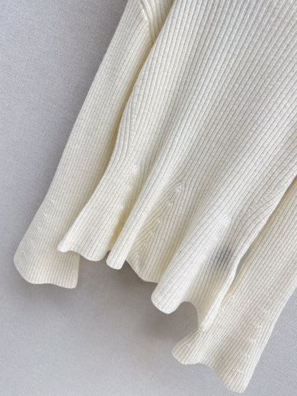 Max NEW Bell-sleeved sweater with a belt