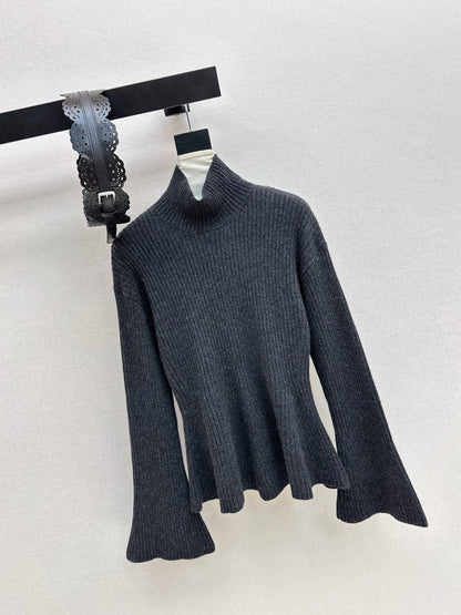 Max NEW Bell-sleeved sweater with a belt