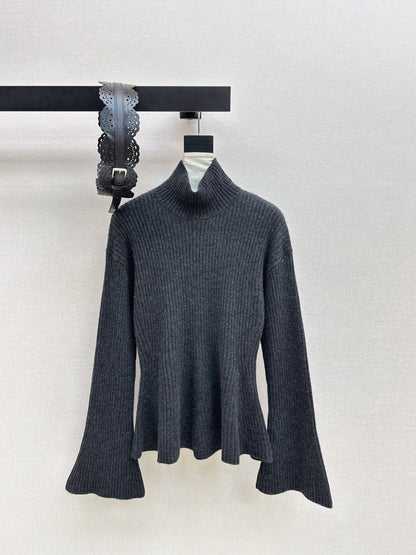 Max NEW Bell-sleeved sweater with a belt