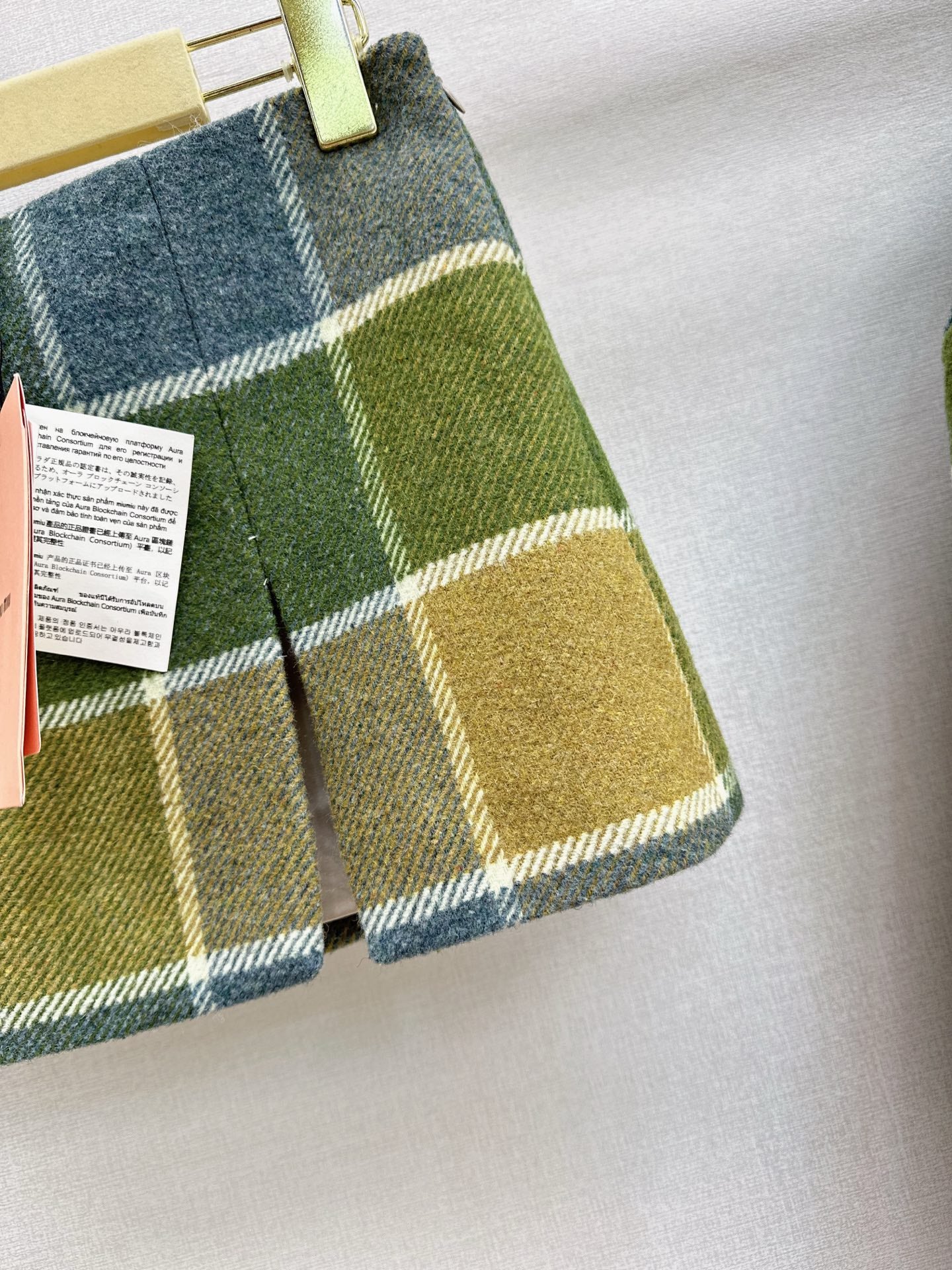 Miu NEW Embroidered short skirt