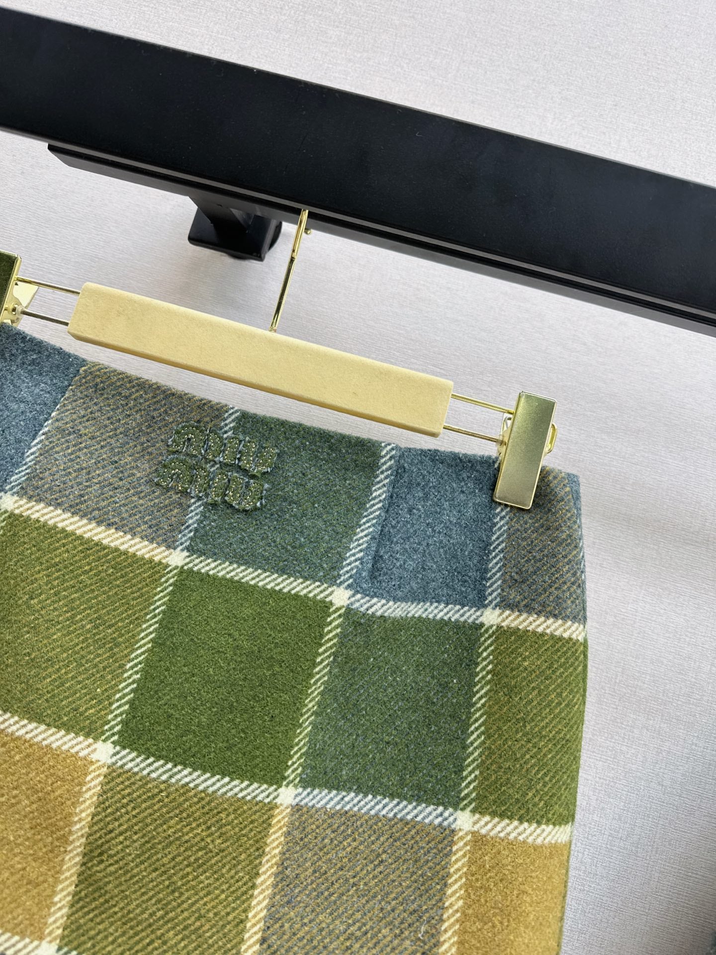 Miu NEW Embroidered short skirt