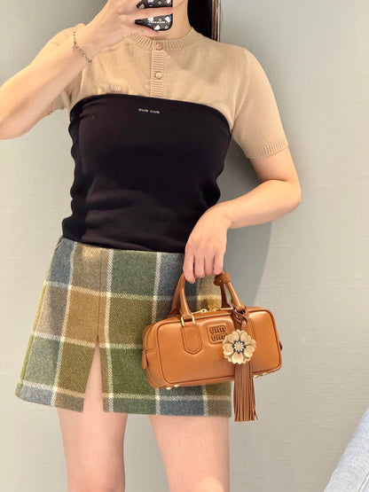 Miu NEW Embroidered short skirt