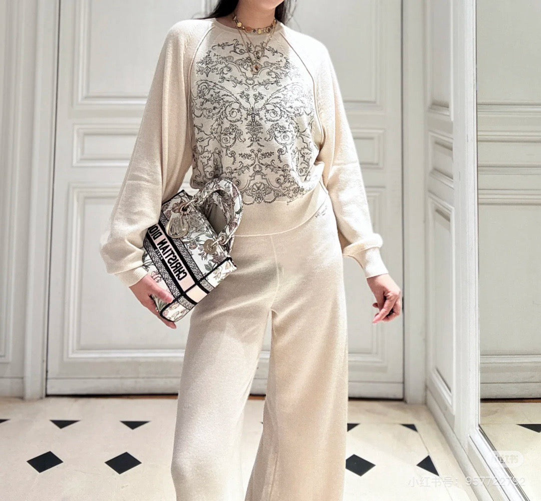 CD NEW Embroidered cashmere sweater