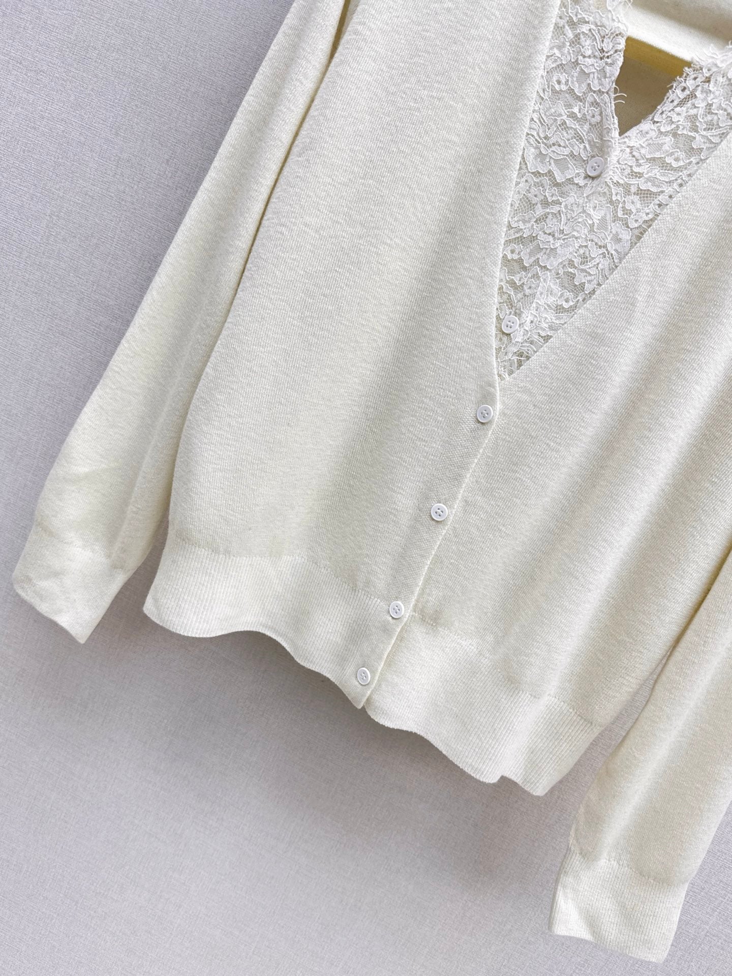 Es NEW Lace-paneled cardigan