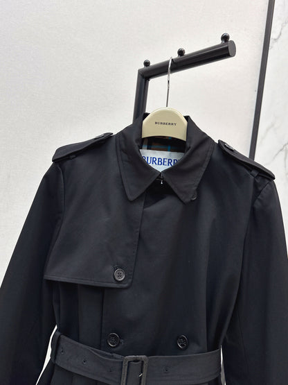 Bur NEW trench coat