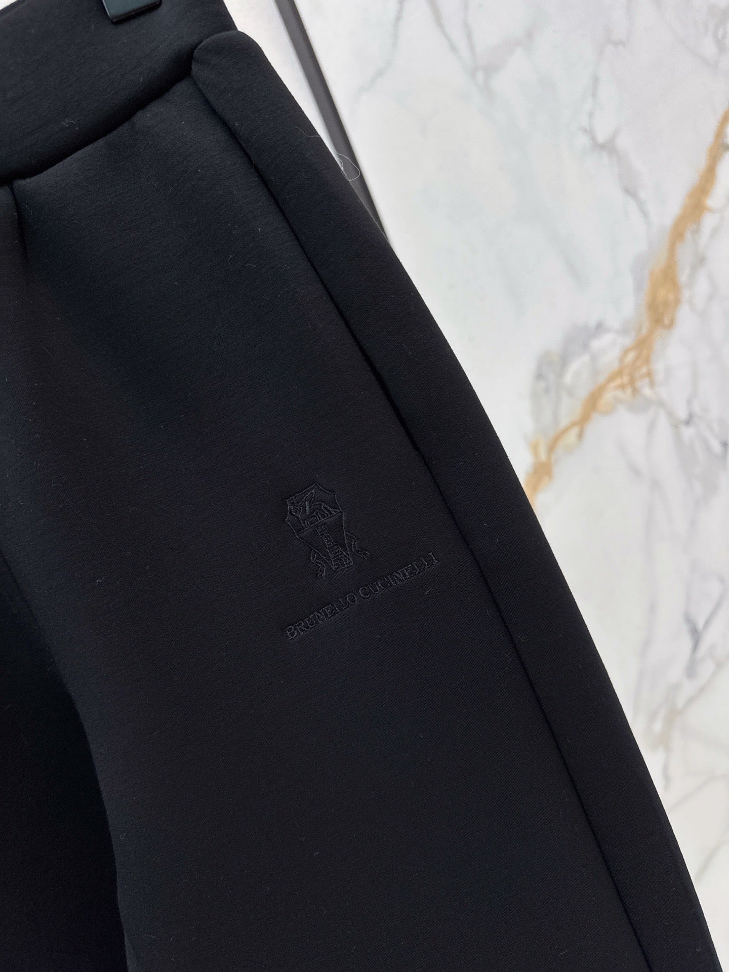 Brun NEW casual pants