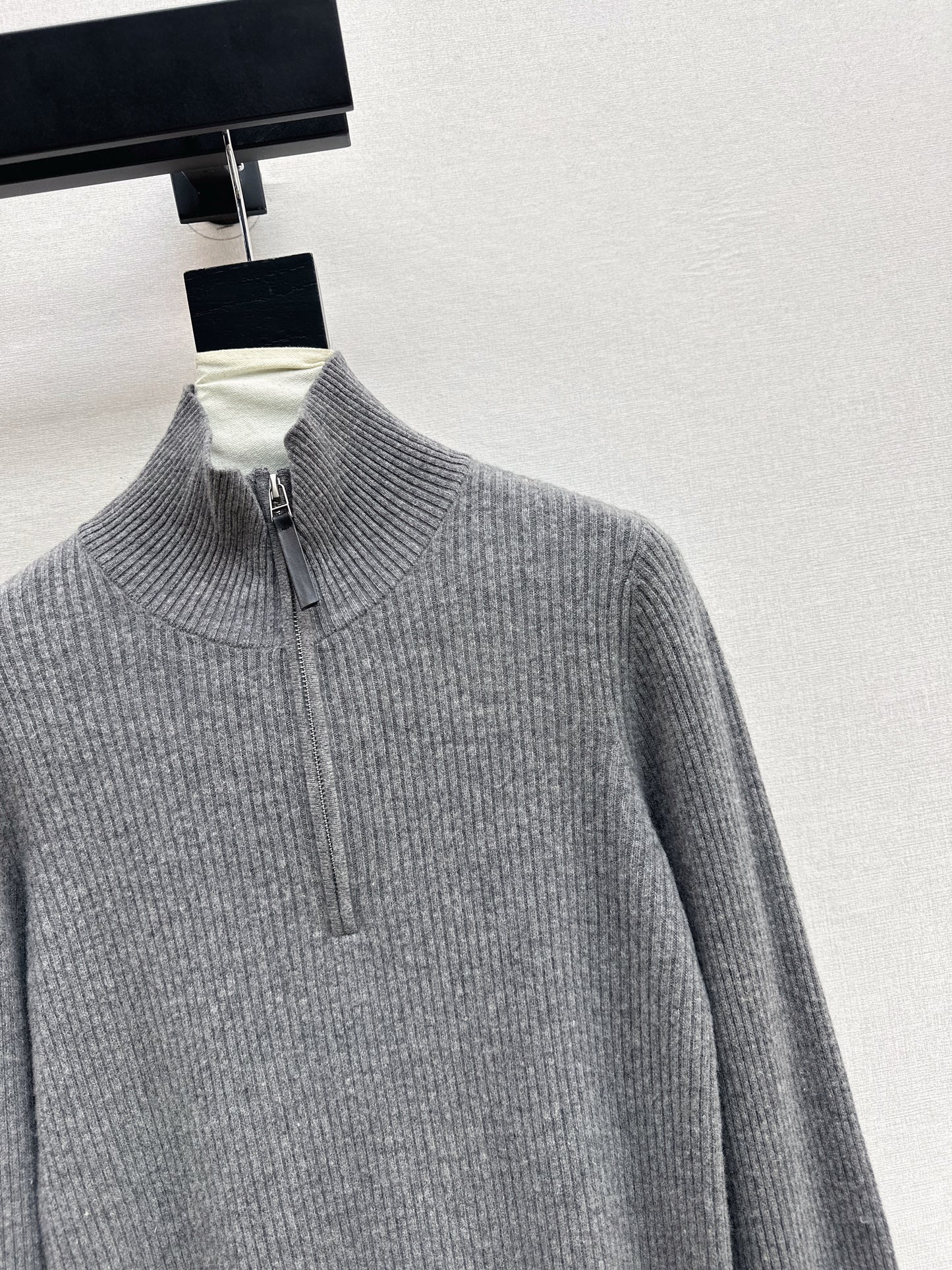 Brun NEW zip-up sweater