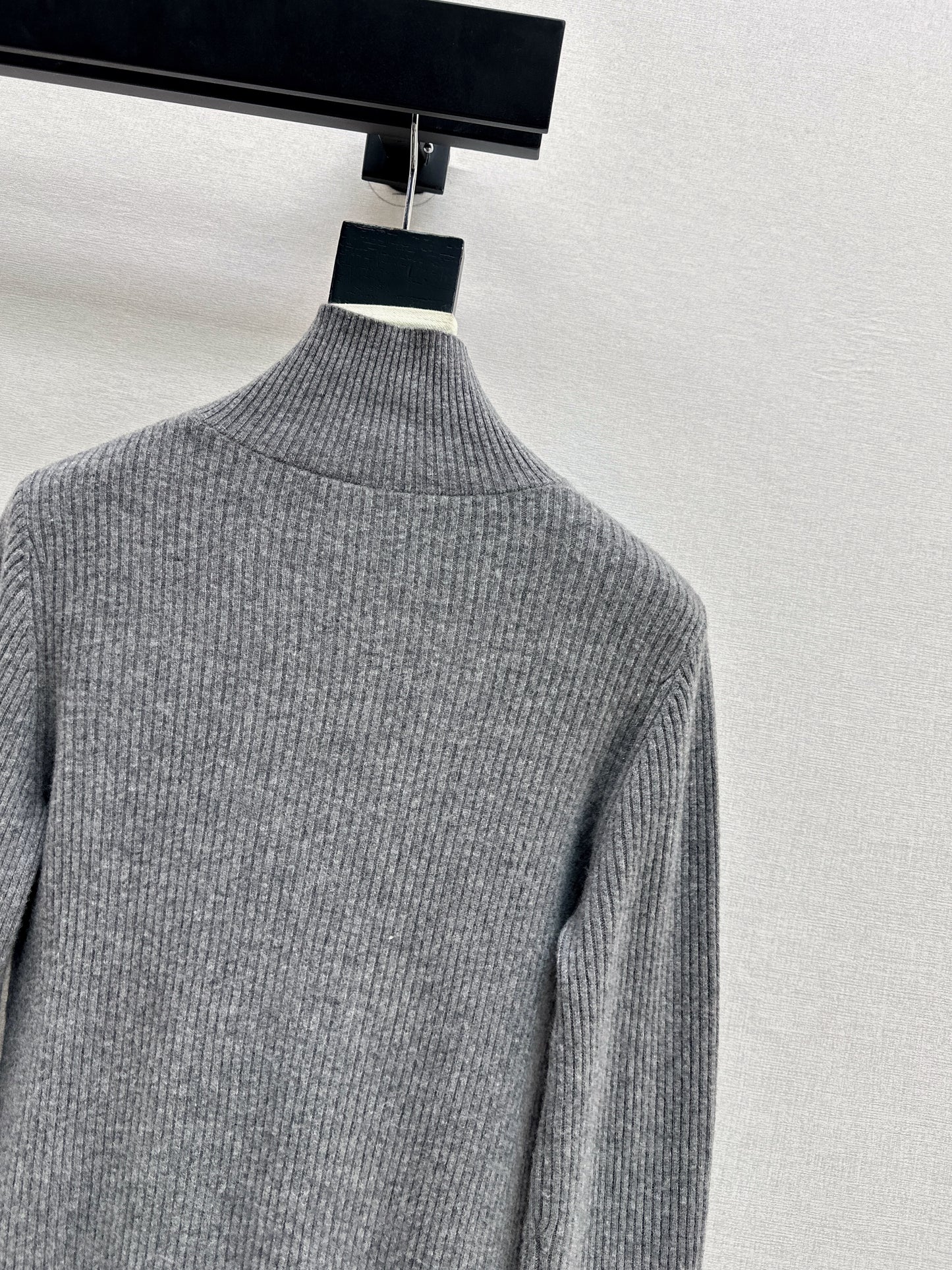 Brun NEW zip-up sweater