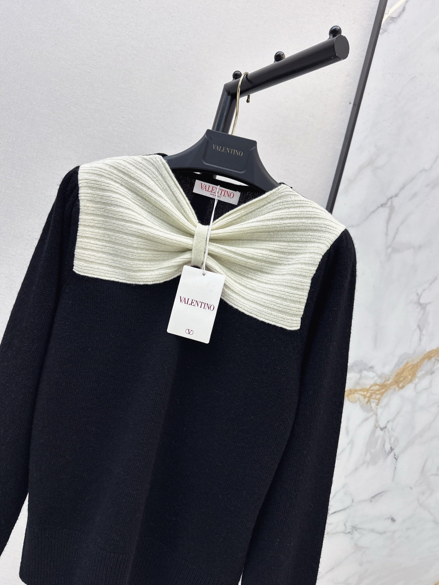 Valen NEW bow sweater