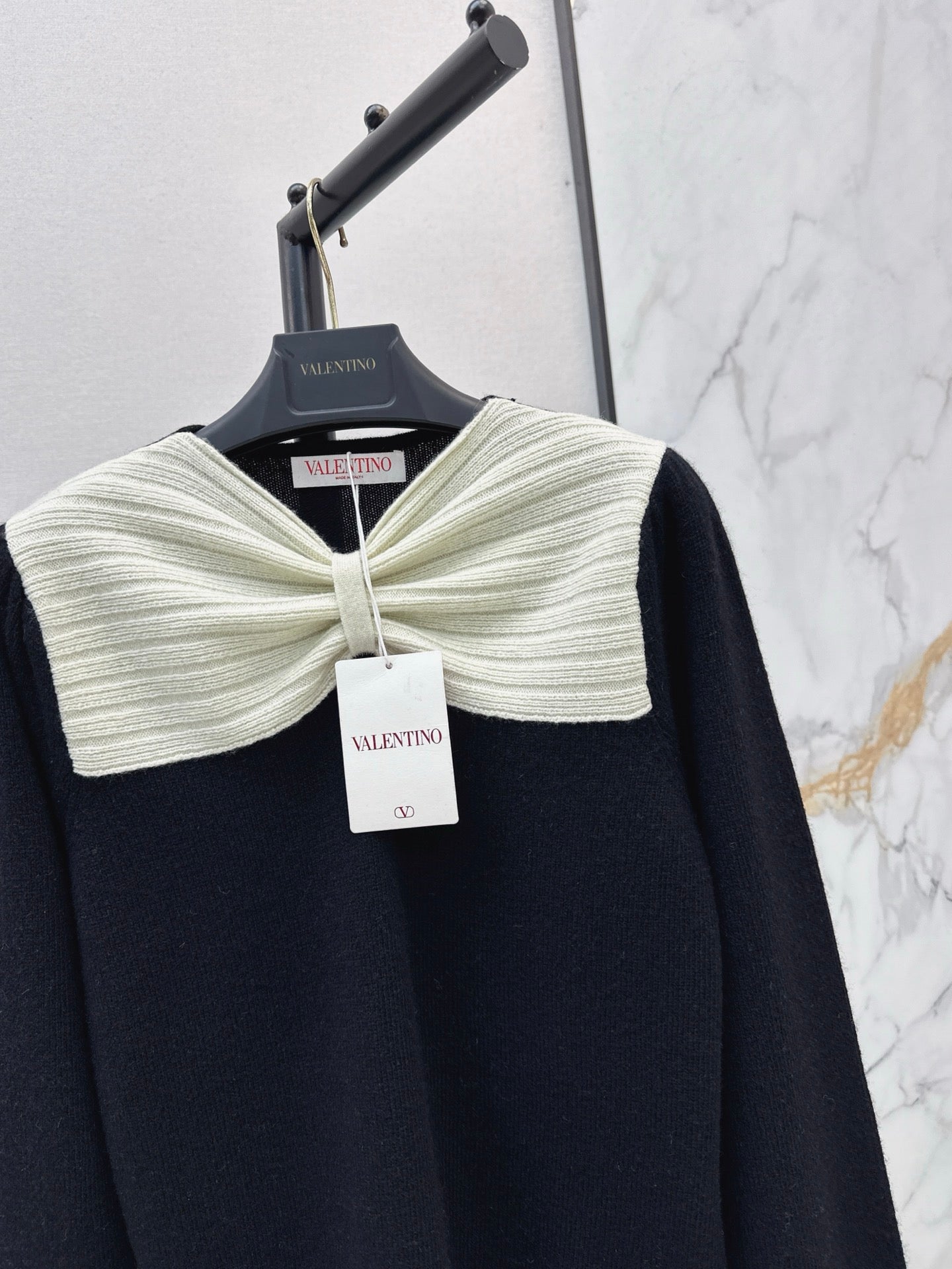 Valen NEW bow sweater