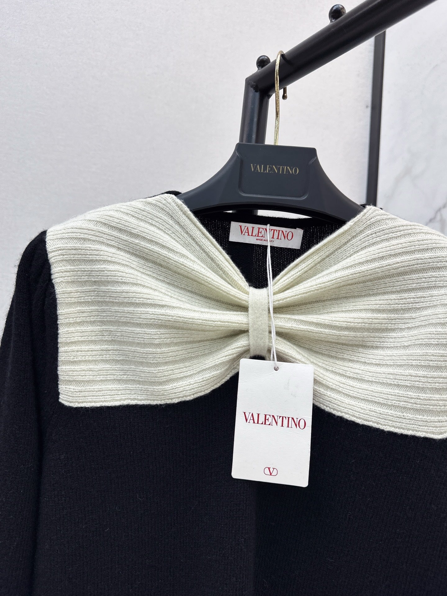 Valen NEW bow sweater