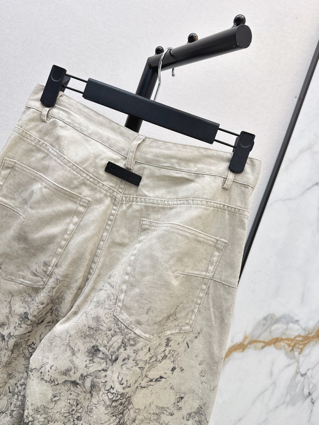 CD NEW printed jeans