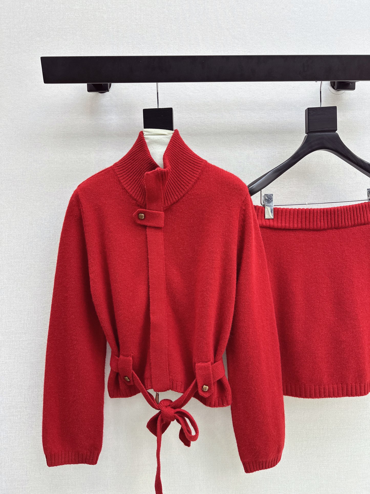 Loro NEW Zippered cardigan skirt set