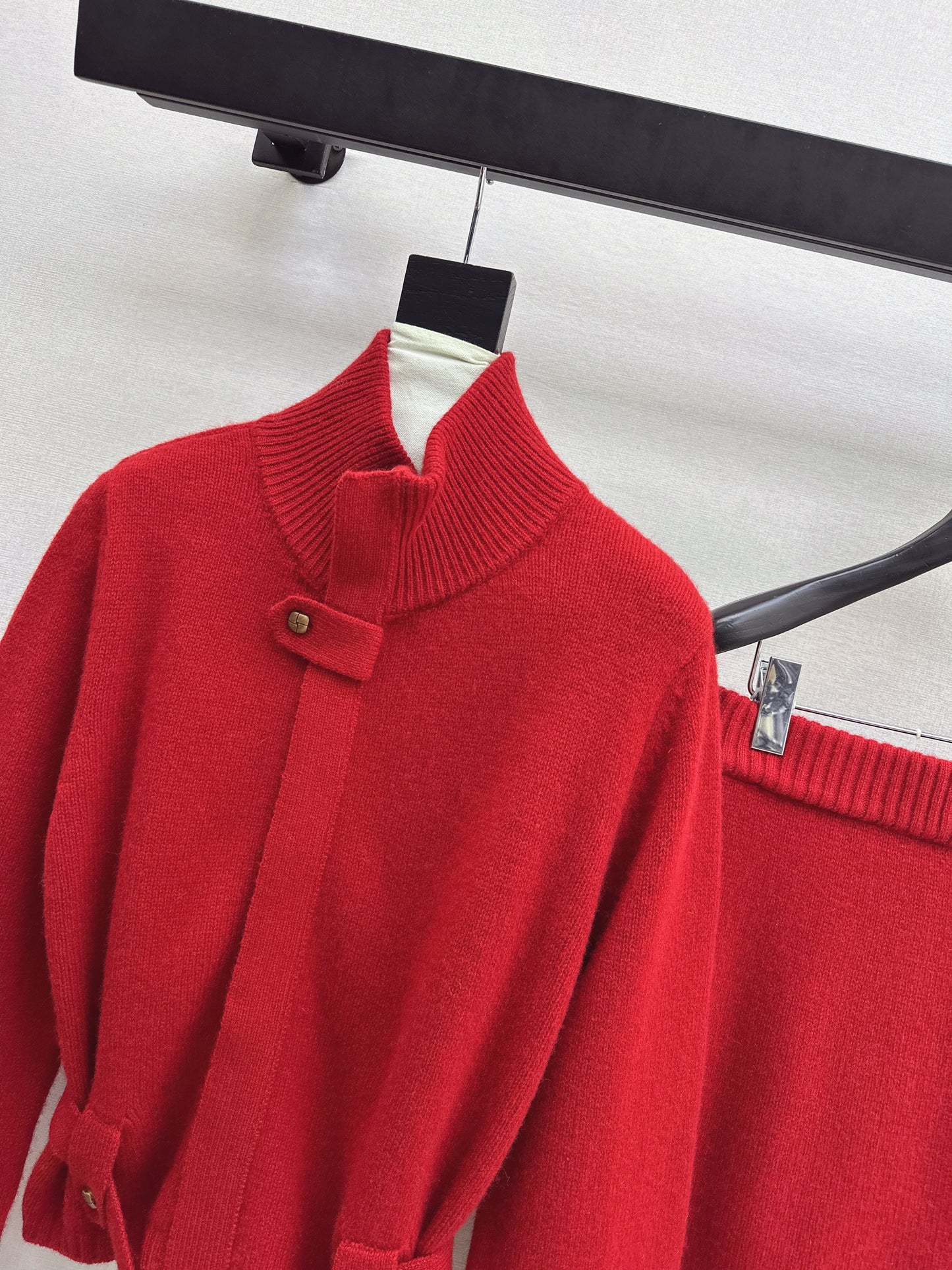 Loro NEW Zippered cardigan skirt set