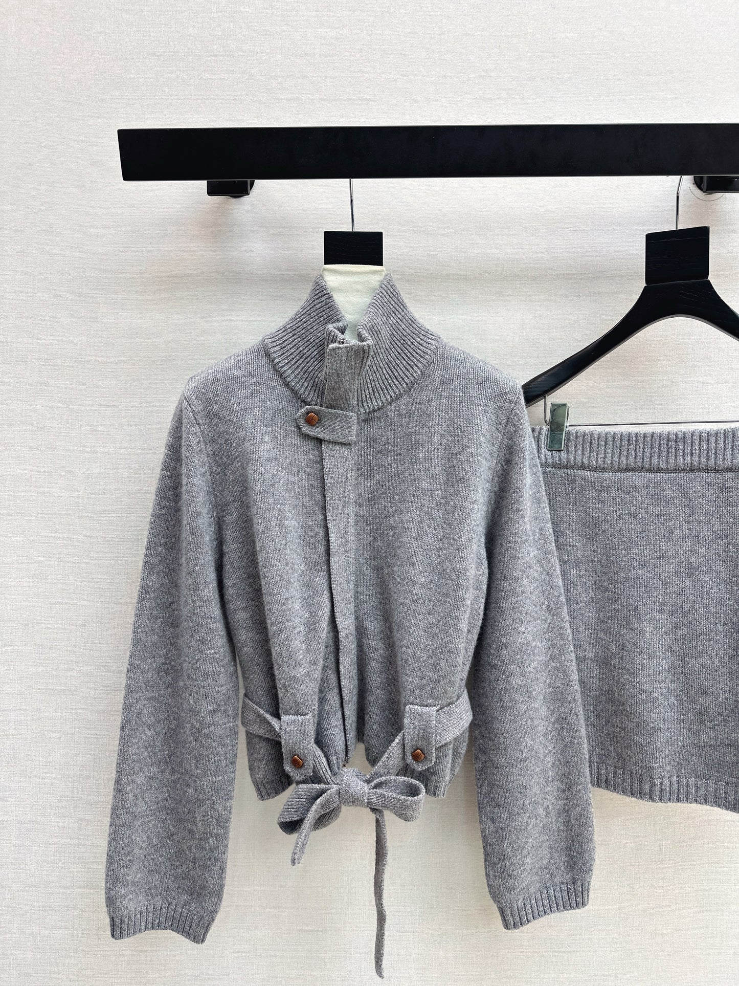 Loro NEW Zippered cardigan skirt set