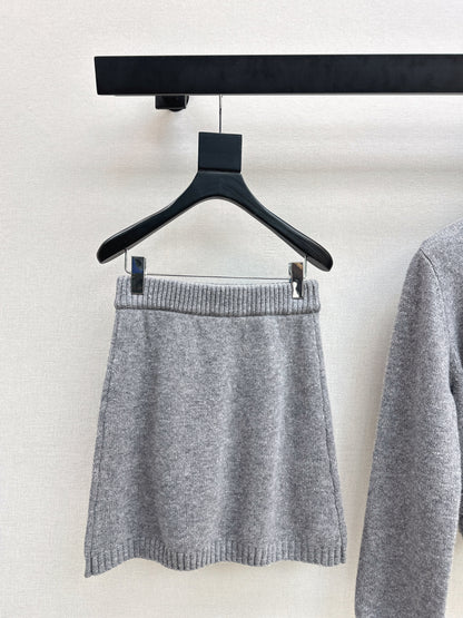 Loro NEW Zippered cardigan skirt set