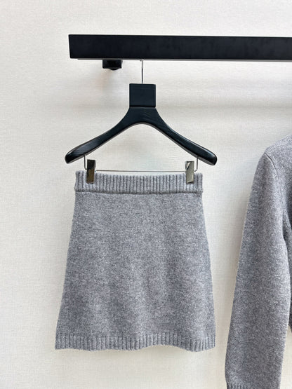 Loro NEW Zippered cardigan skirt set