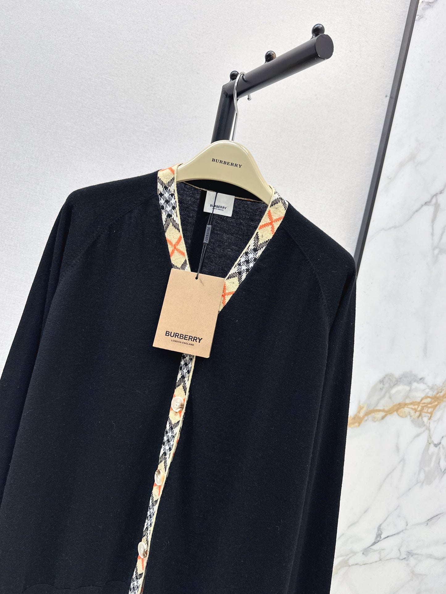 Bur NEW Knitted cardigan