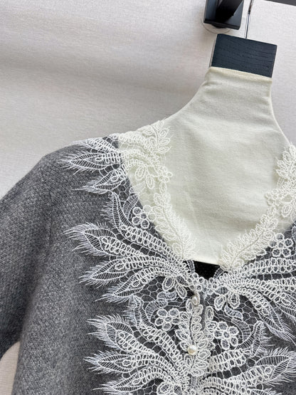 Es NEW Lace-paneled cardigan