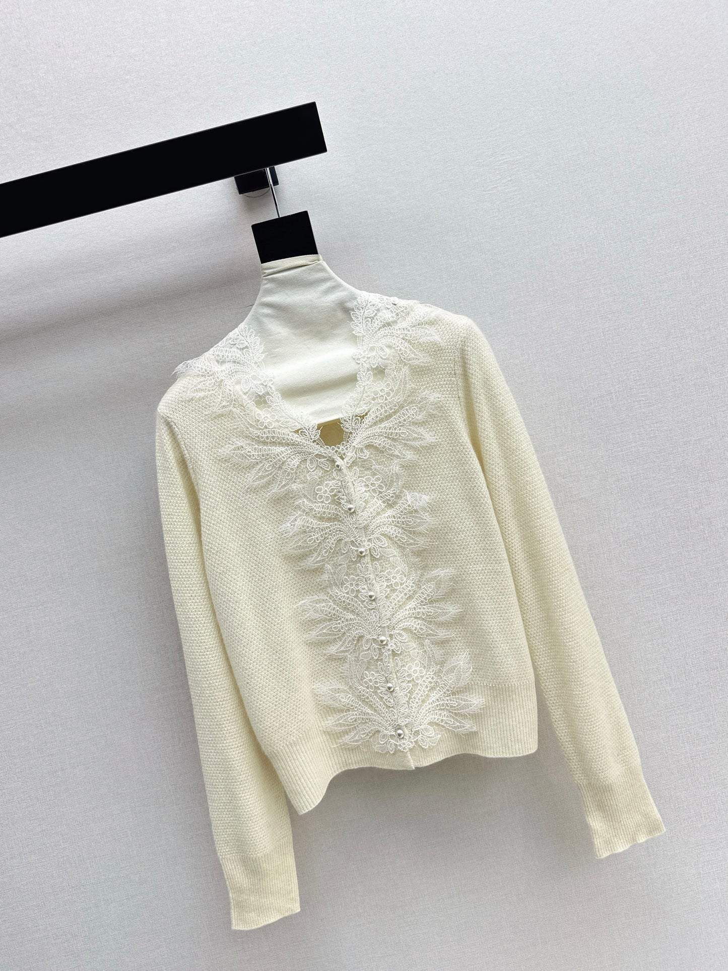 Es NEW Lace-paneled cardigan