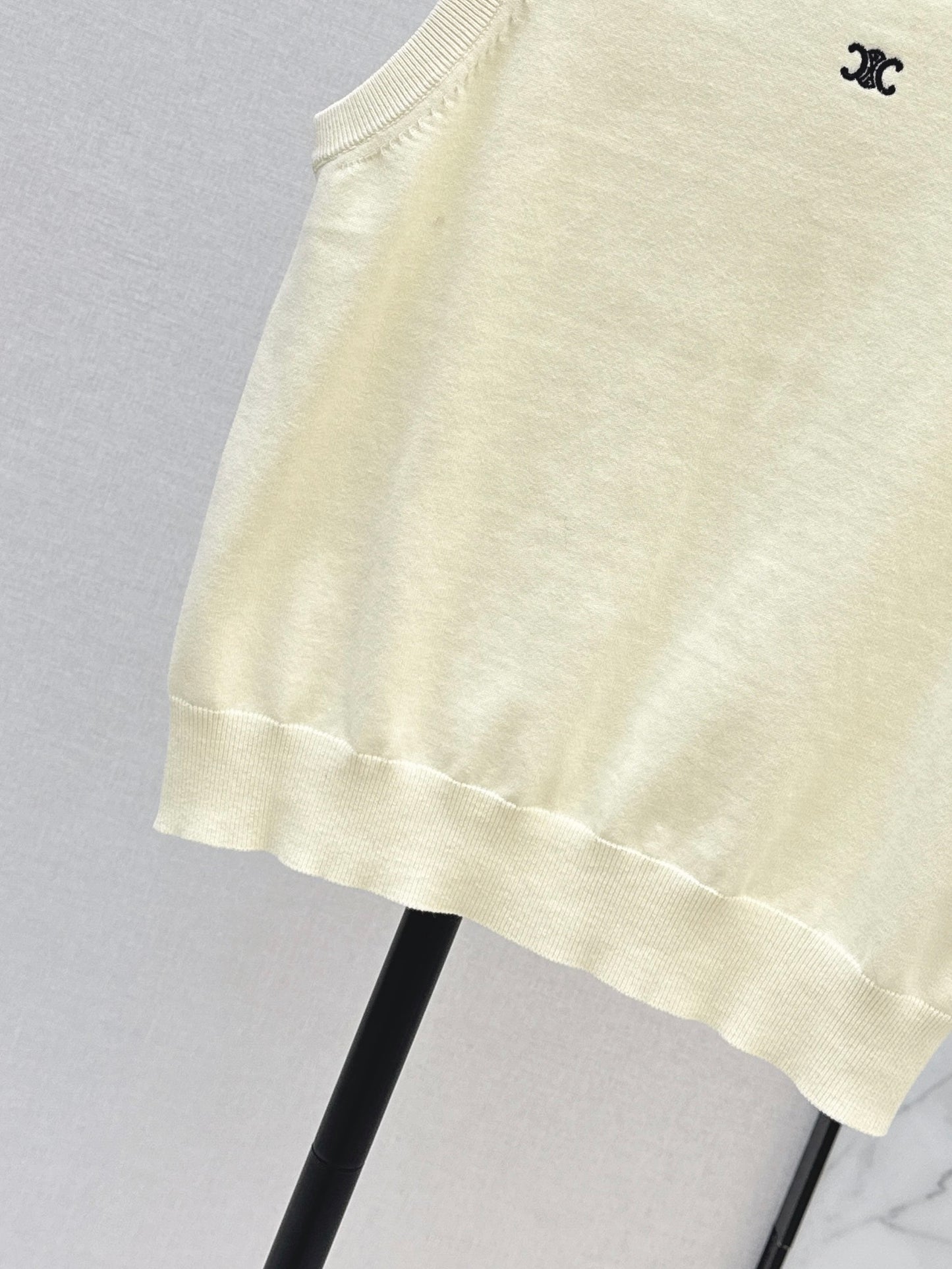 Celi NEW embroidered sleeveless vest