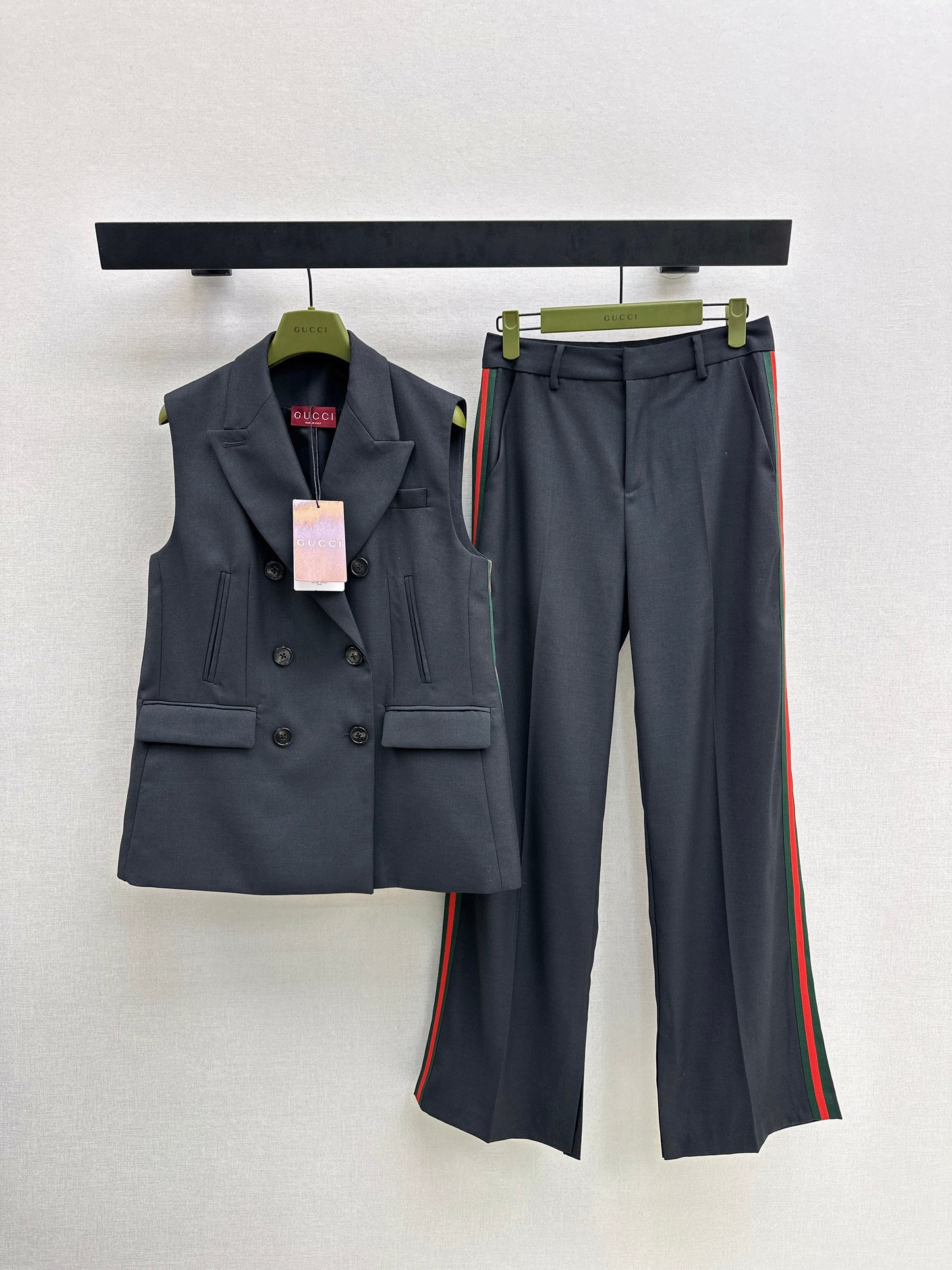 Guc NEW striped suit