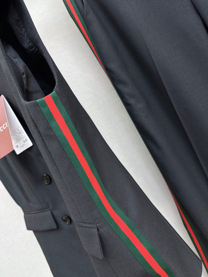 Guc NEW striped suit