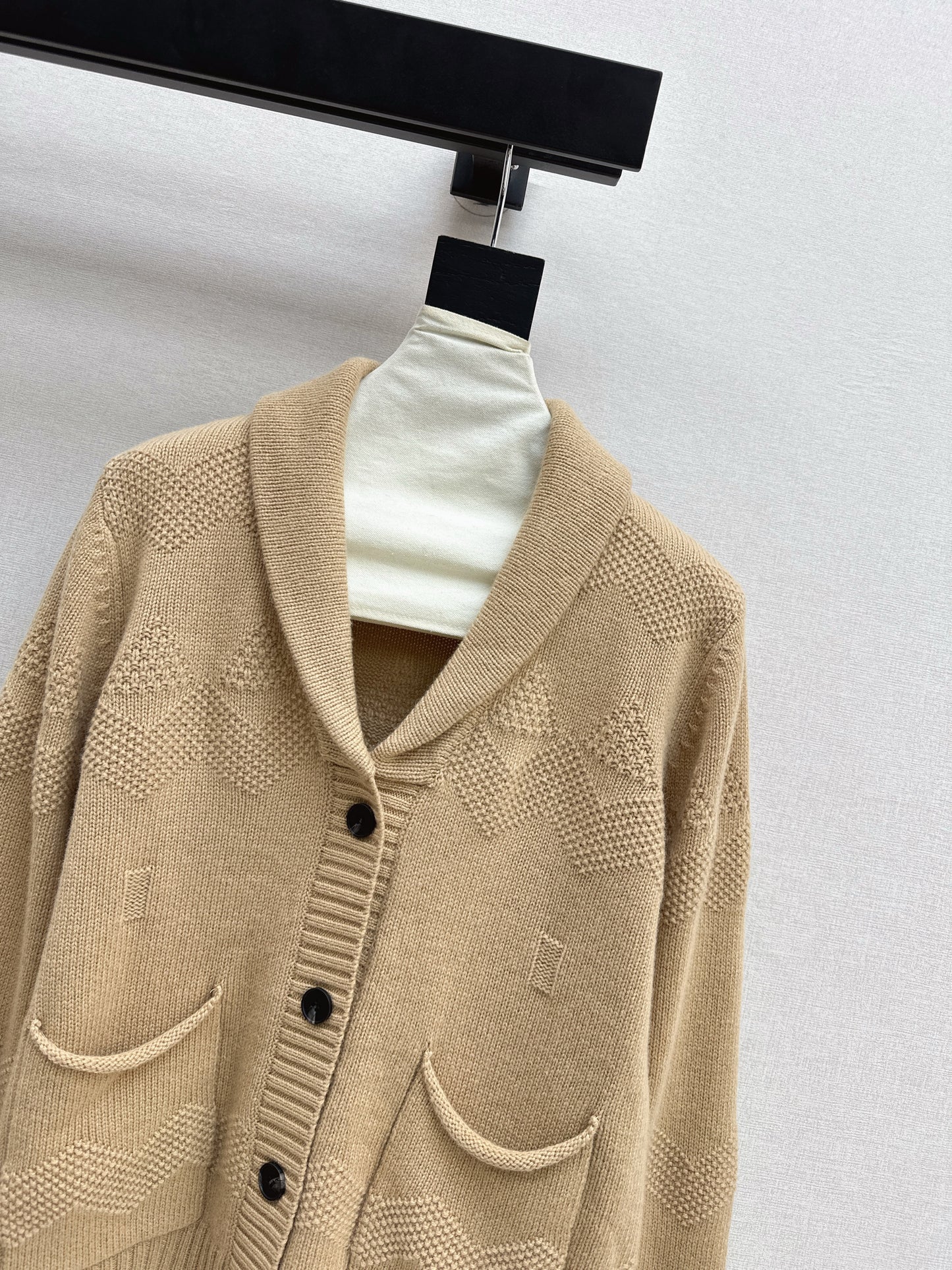 Loro NEW V-neck cardigan