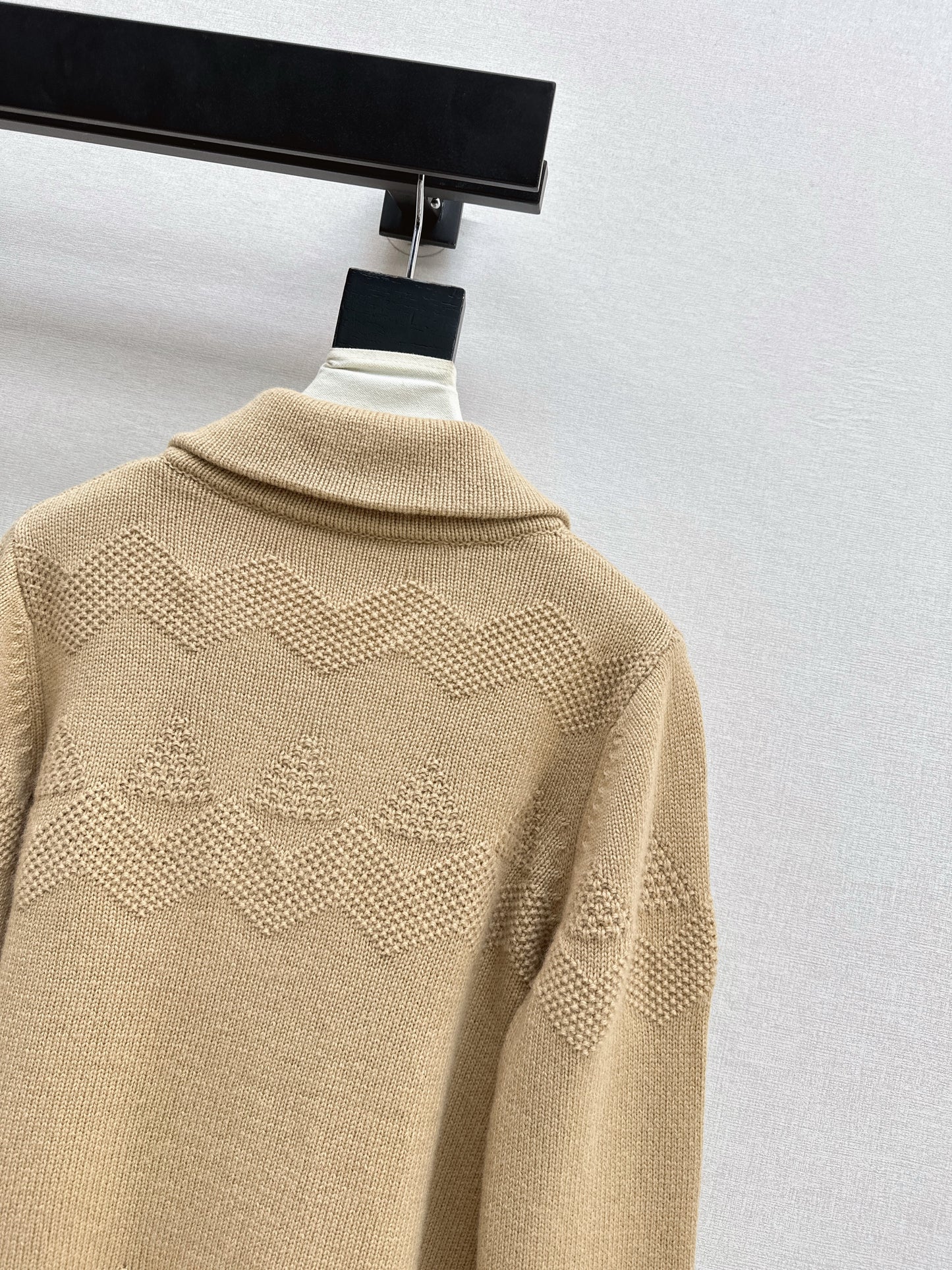 Loro NEW V-neck cardigan