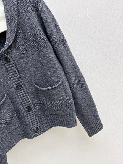 Loro NEW V-neck cardigan