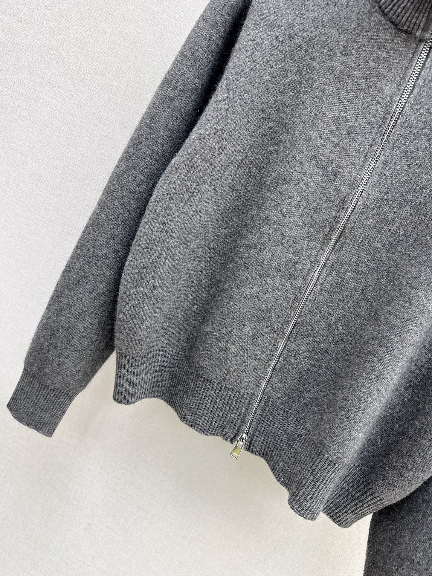 Monc NEW Zippered cardigan jacket