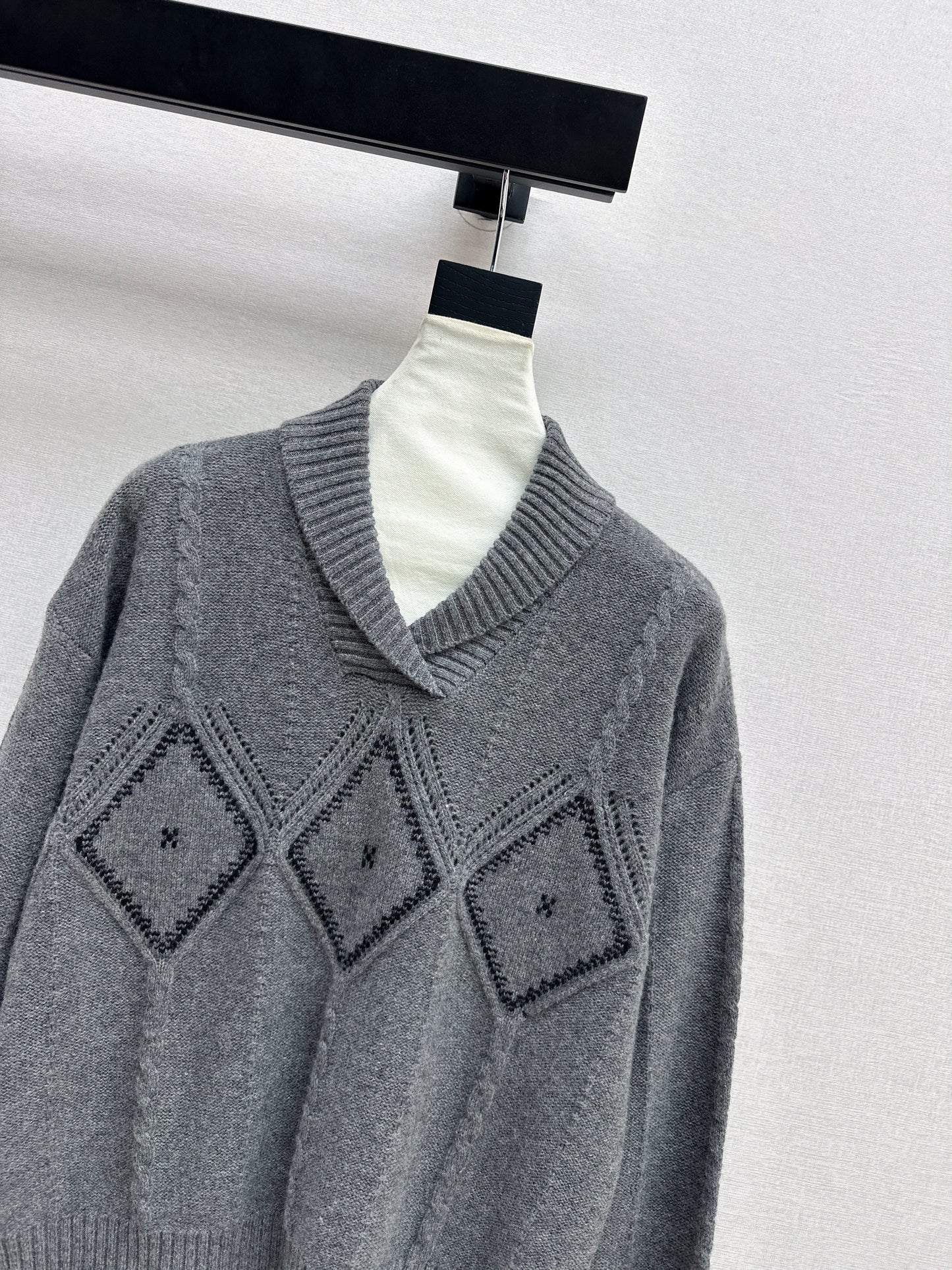 Ral NEW Knitted sweater
