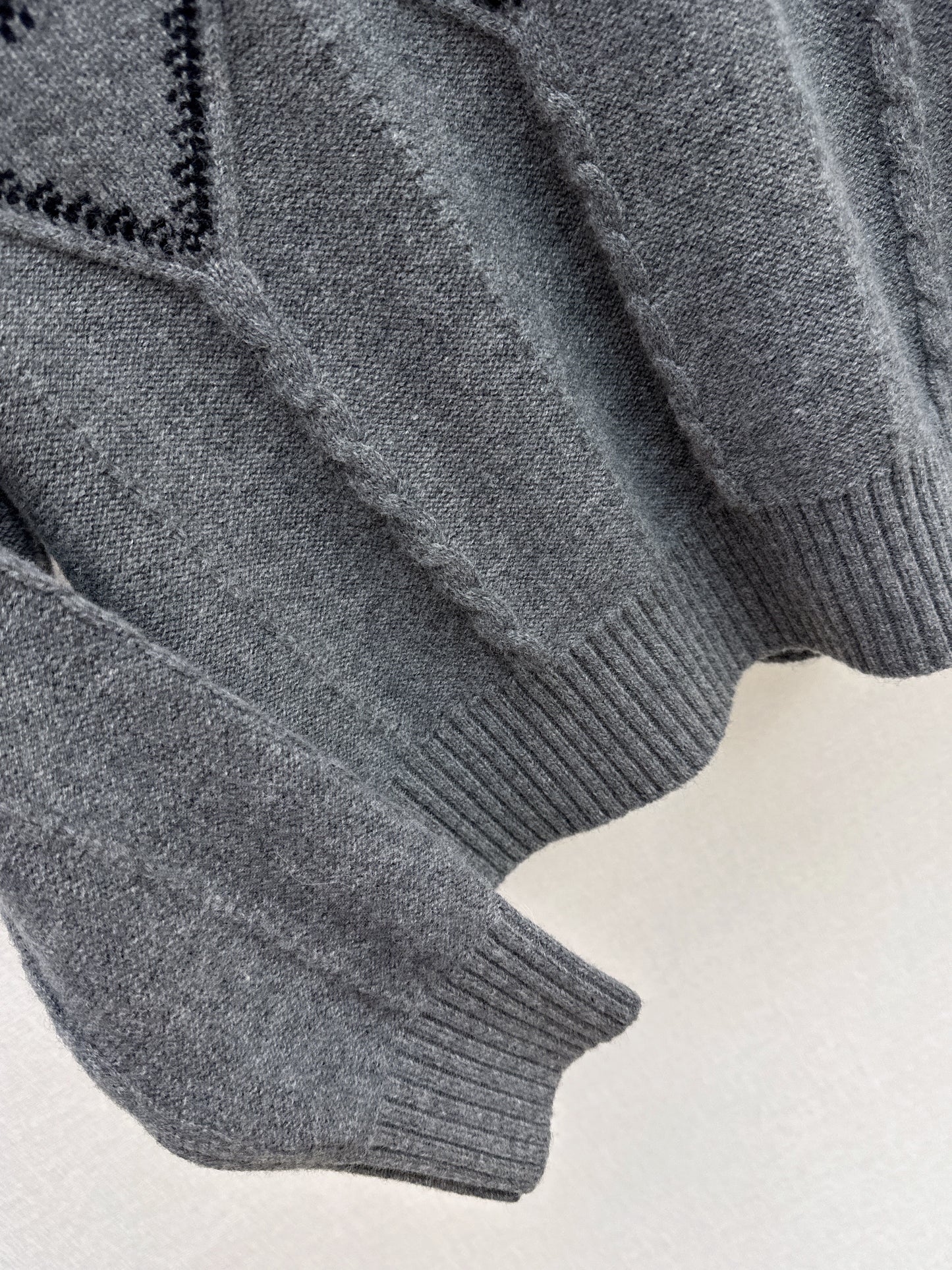 Ral NEW Knitted sweater