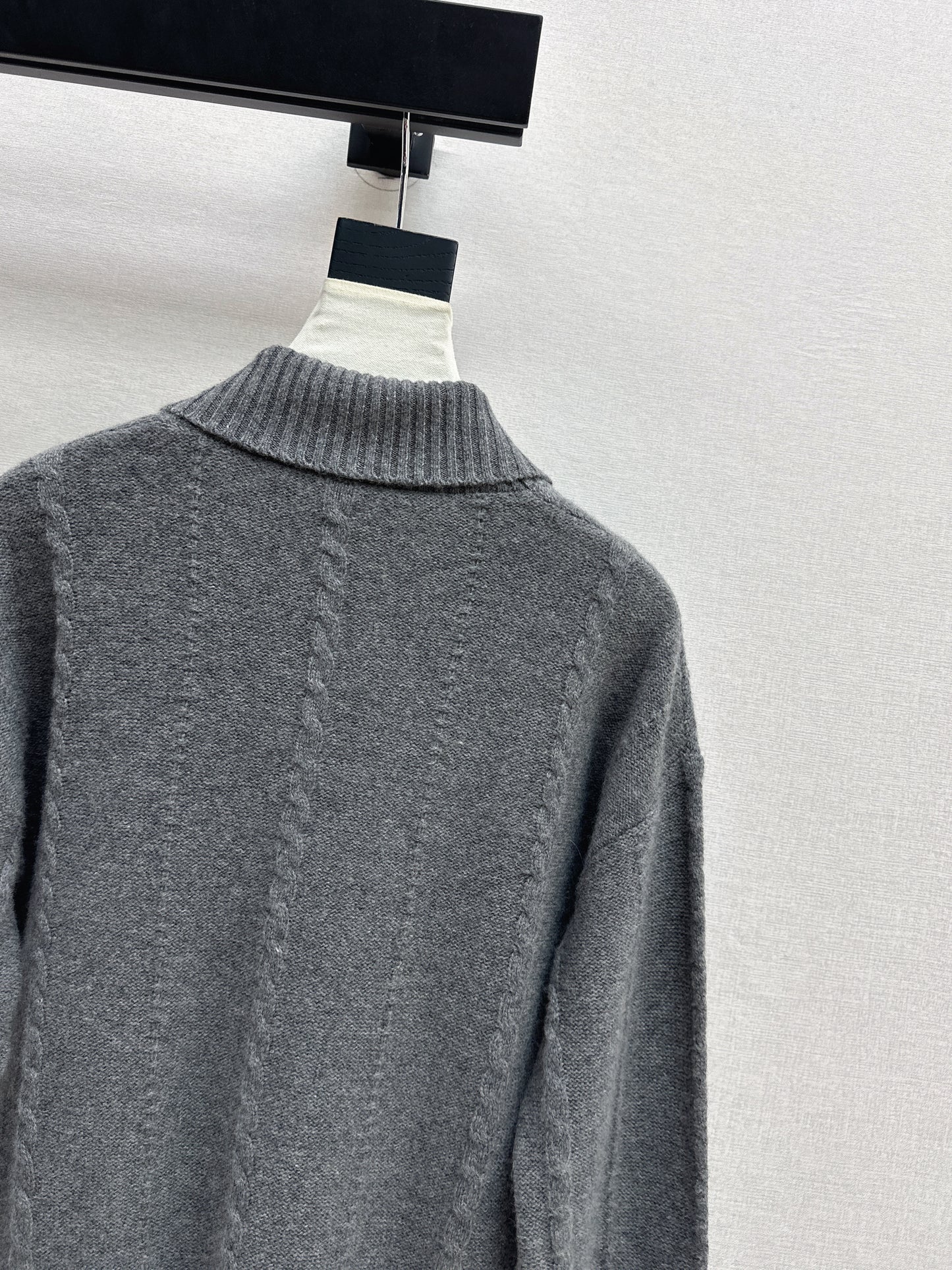 Ral NEW Knitted sweater